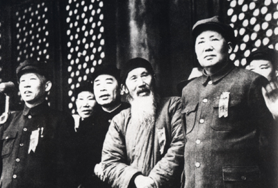 ë�󶫵ȹ����쵼��һ�����찲�ų�¥�ϲμӿ�����䡣ͼ���Ҷ���:ë�󶫡��������ܶ���������Ϊ�����档