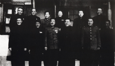 1953��10�£��Ժ�����ǰ��������Ϊ�ų�������쵼����ѧ����������һ����Ϊ���ų��ĵ������й����񸰳�ο�����ڳ�������ճɣ�ǰ�����ģ��Ⱥ�Ӱ��