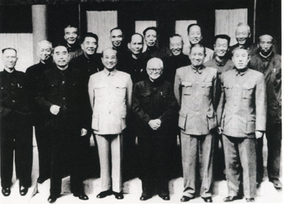 1960��11�£��ܶ����������У�ѡ�ǰ������֣�����������С�ۿ���ӡ��¸����ܶ���������������硢��������֮����������֣ͥ�š�������Ρ�